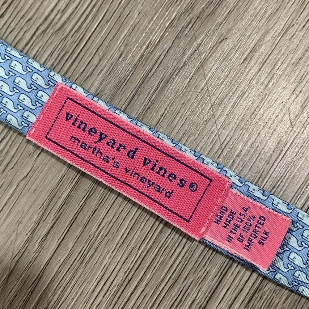 Vineyard Vines‎ Martha’s Vineyard Whale Print 100% Silk Handmade Bow Tie